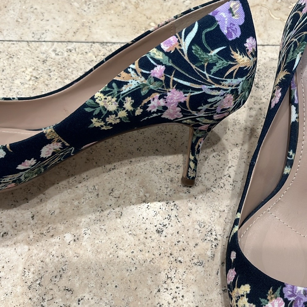 Perfect fabric pumps with gorgeous flowers. Dress up any outfit!! Like new - Picture 2 of 5